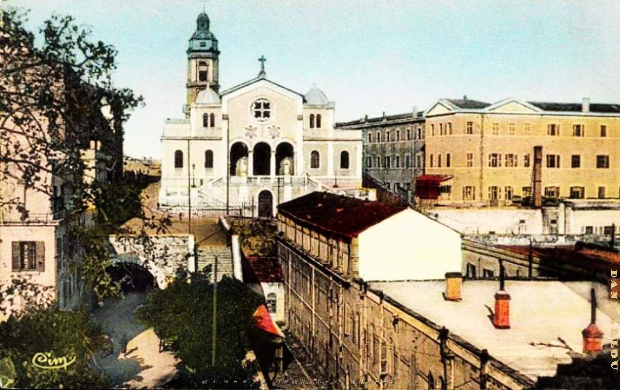 MB h- 004- eglise St-Louis et place de la perle.jpg
